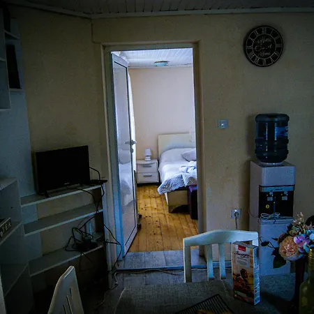 Niki Apartment *