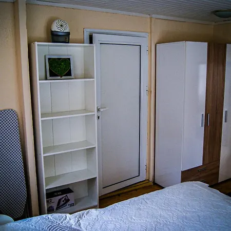 Niki Apartment